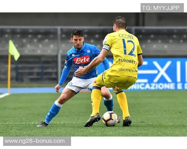 意甲焦点战那不勒斯与尤文图斯握手言和帽子戏法引发争议判罚讨论