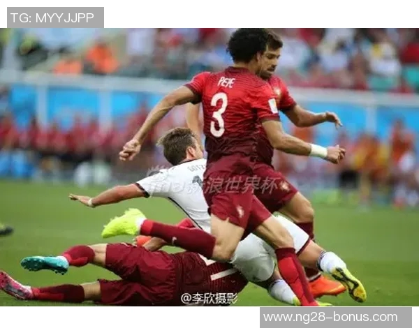 友谊赛激战：里昂大胜莱比锡红牌争议引发全场热议