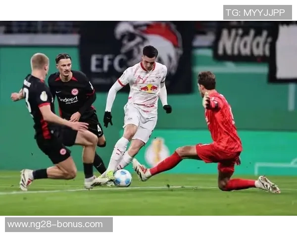 意甲激战：多特蒙德大胜拜仁点球大战点燃全场激情