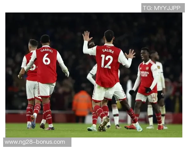 德甲精彩对决那不勒斯大胜阿森纳补时绝杀引发全场狂欢与转会热议