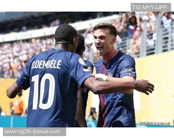 切尔西逆袭巴黎圣日耳曼4-0大胜赛场冷门引发热烈讨论与数据分析